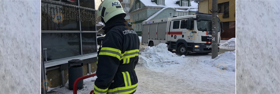 Из «огненной» гостиницы в центре Архангельска пришлось эвакуировать гостей и персонал